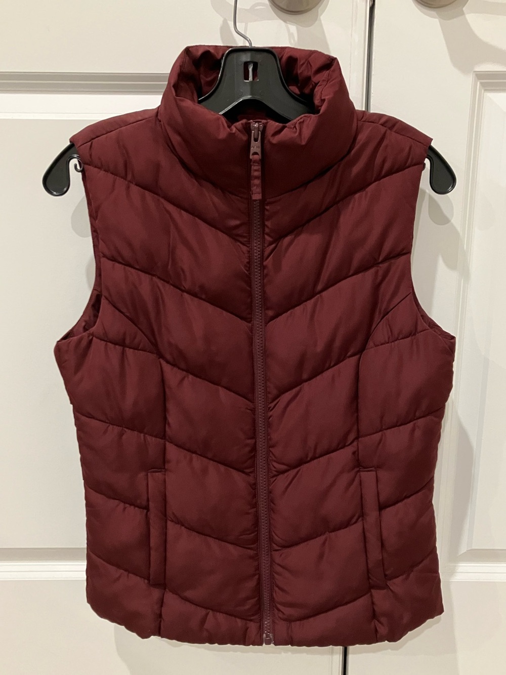 Aeropostale Remixed Down Burgundy Puffer Vest Women’s Small Full Zip Quilted